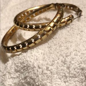 USED Cute Medium thick hoop earrings